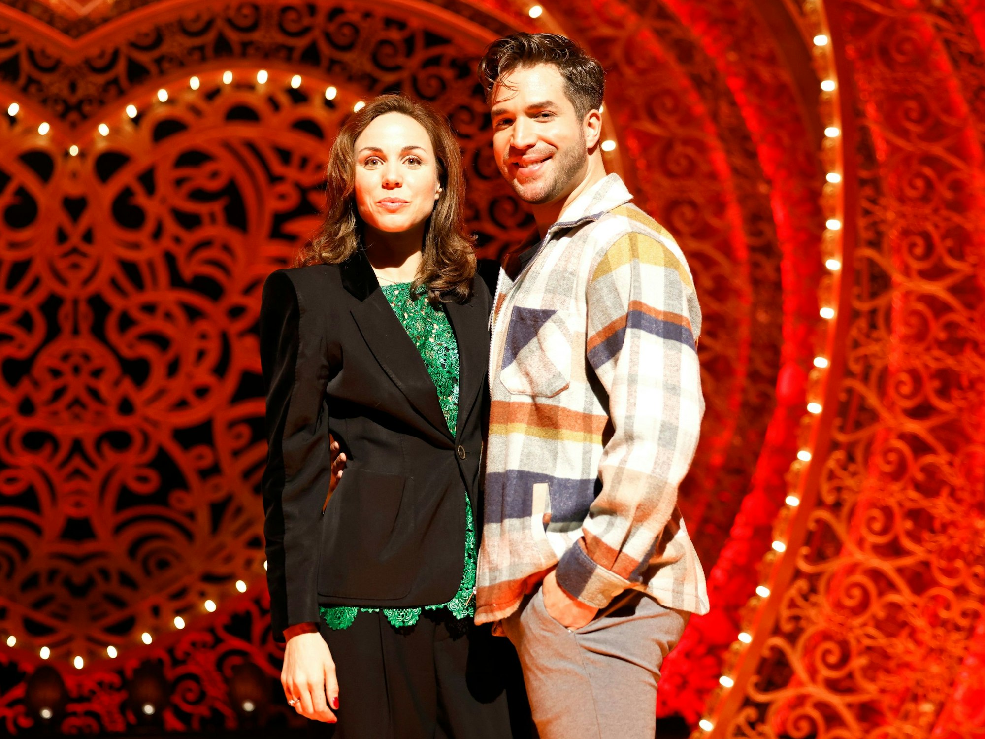 Die beiden Hauptdarsteller des Musicals „Moulin Rouge“: Sophie Berner (l) und Riccardo Greco