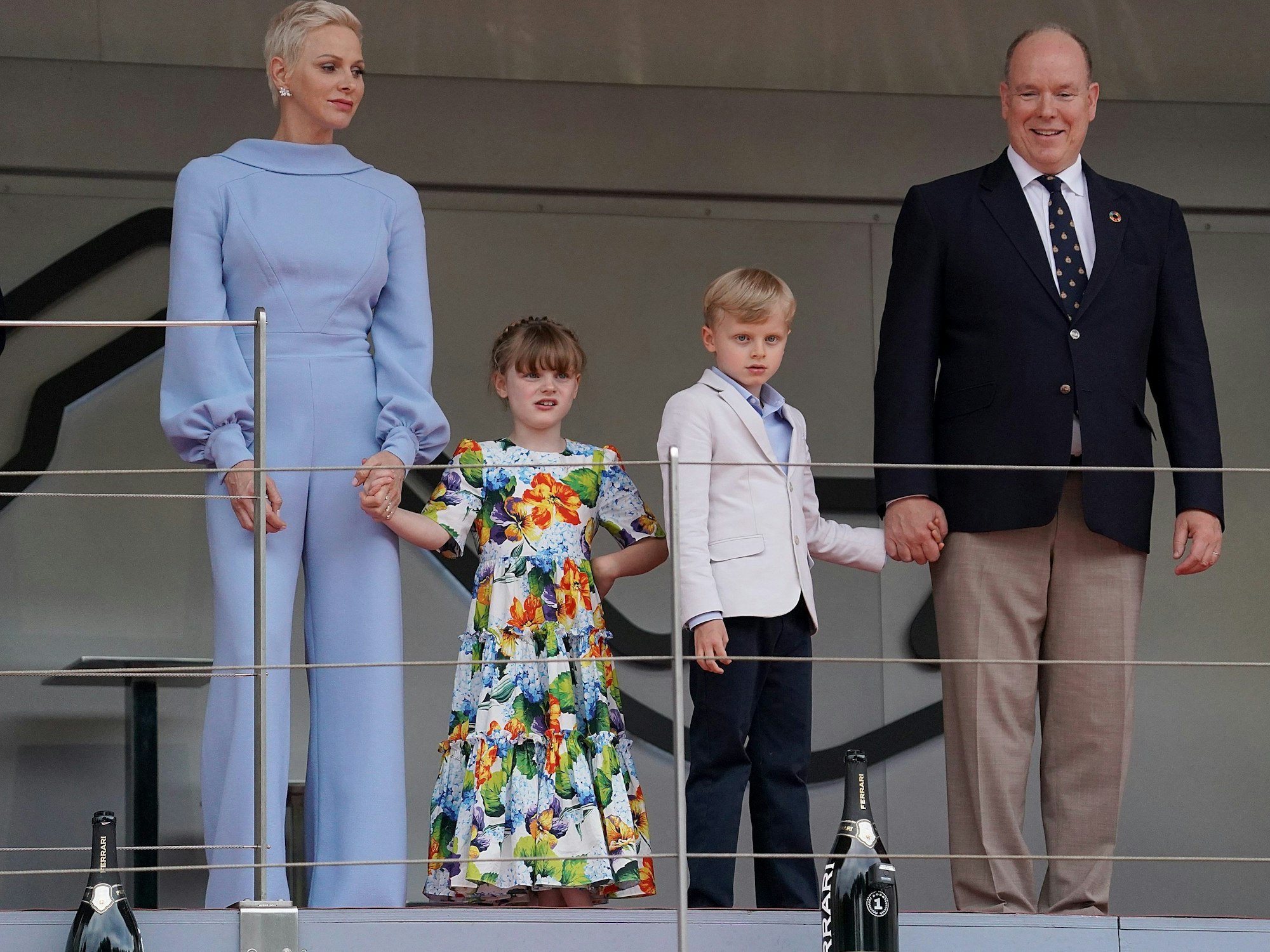 Die Fürstenfamilie Grimaldi beim Grand Prix von Monaco im Mai 2022: Fürstin Charlene, Prinzessin Gabriella, Prinz Jacques und Fürst Albert II.