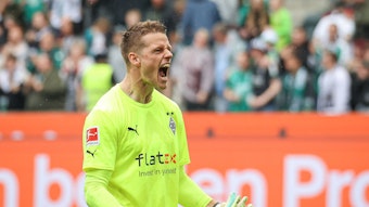 Jonas Omlin, Keeper von Borussia Mönchengladbach, hier am 6. Mai 2023 beim Torjubel beim Bundesliga-Spiel gegen den VfL Bochum im Borussia-Park.