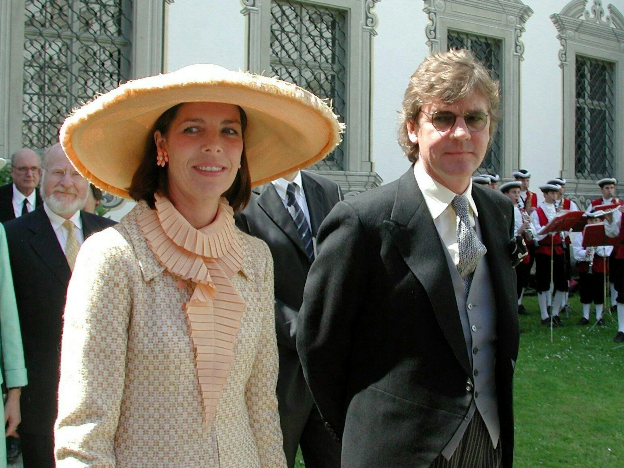 Prinzessin Caroline von Monaco und ihr Mann, Prinz Ernst August von Hannover gehören zu den Gästen der Hochzeit von Prinz Bernhard von Baden im Schloss von Salem, Stammsitz des Hauses Baden.