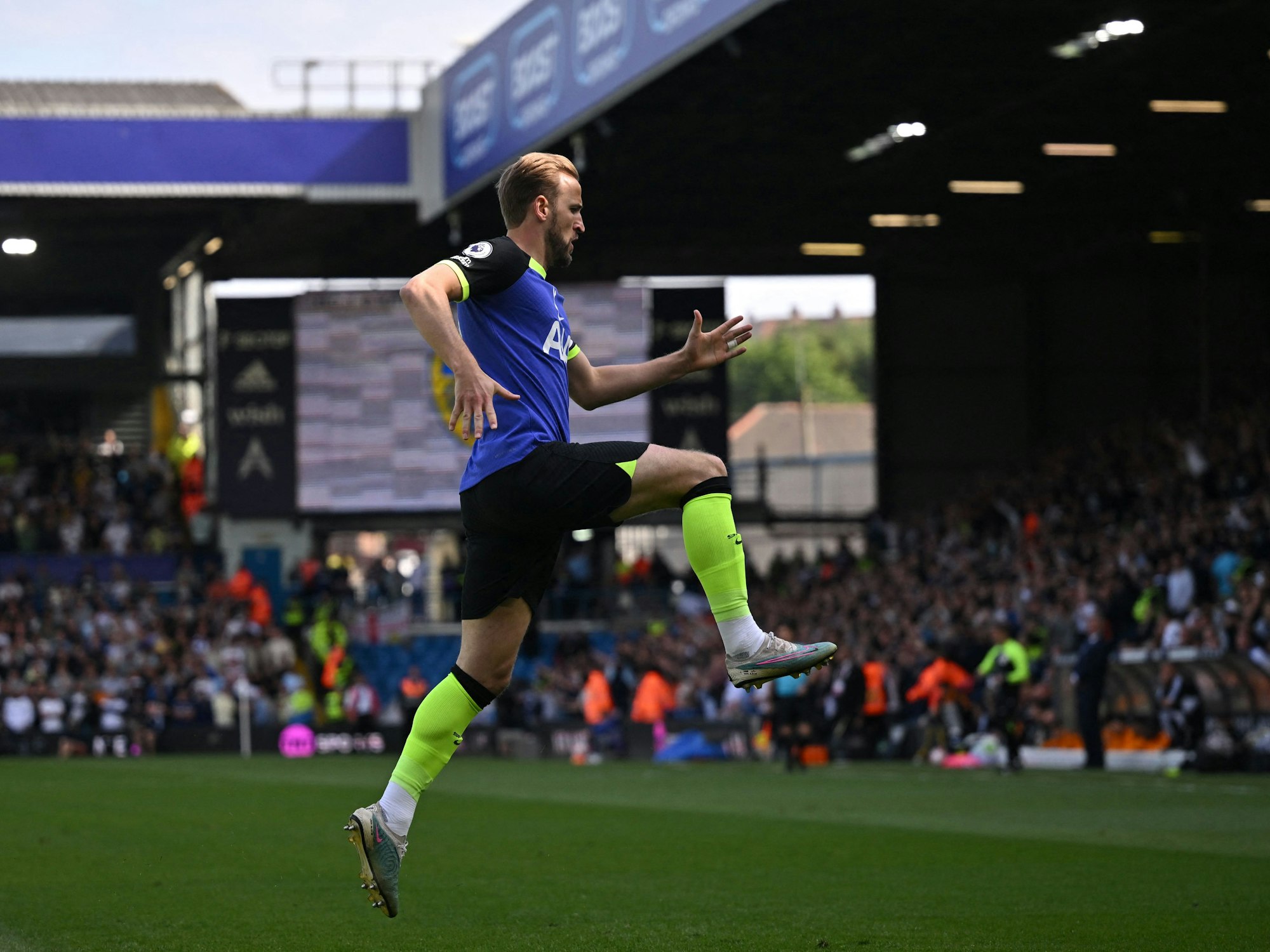 Harry Kane bejubelt ein Tor für Tottenham.