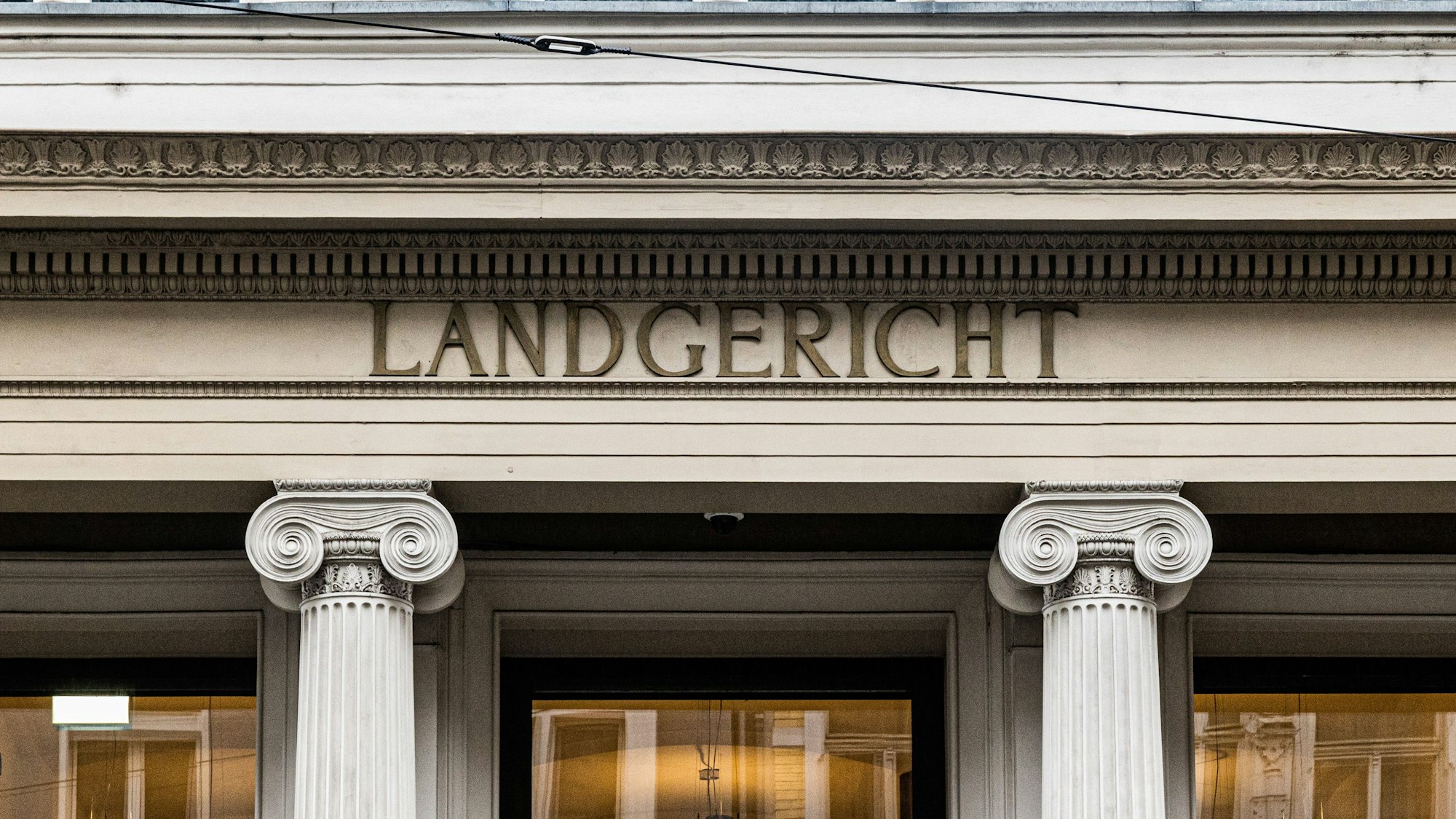 Der Eingang zum Bonner Landgericht.