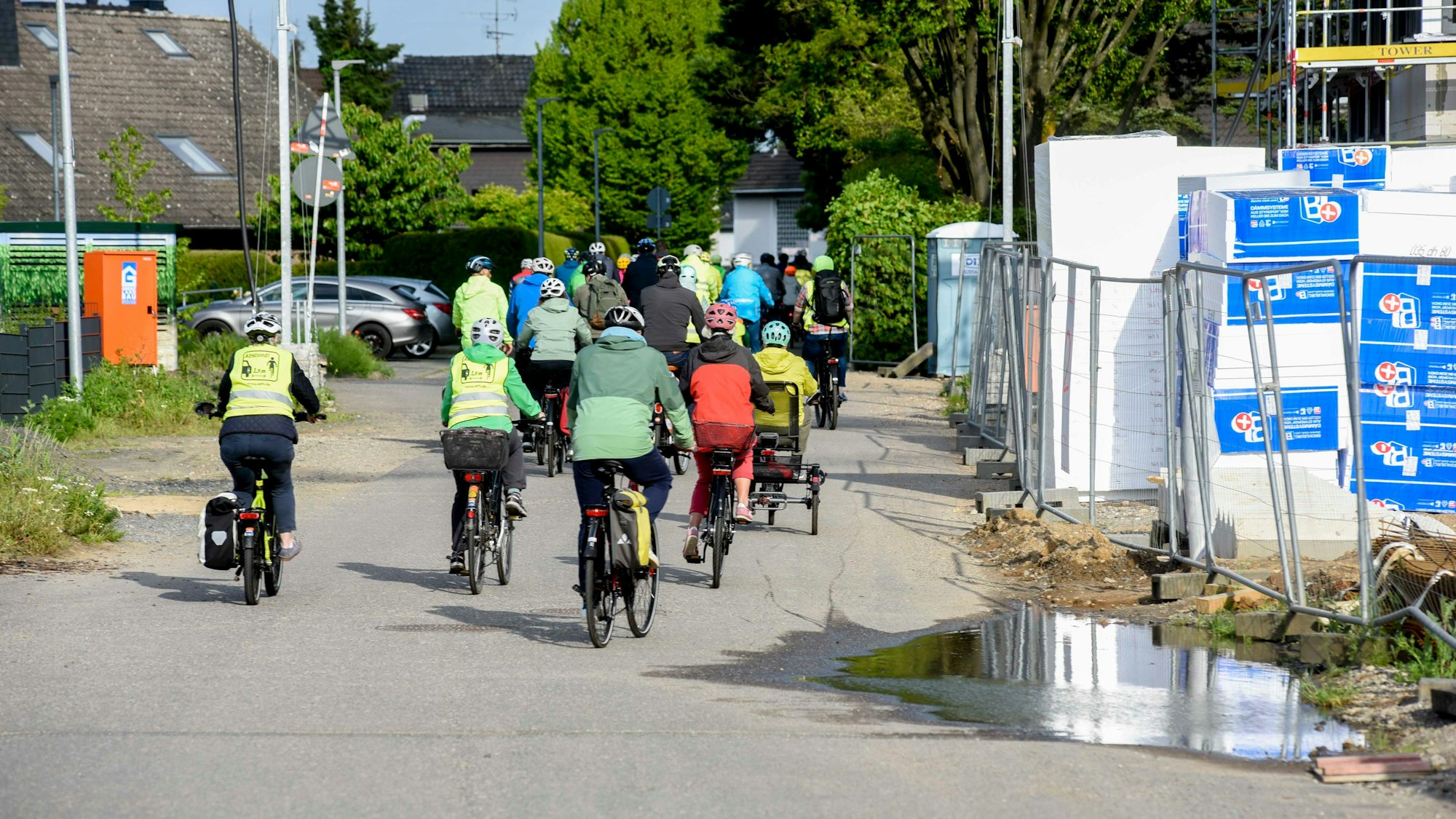 Radfahren liegt im Trend. Auf dem Foto sind Teilnehmer einer Radveranstaltung aus Brühl und Wesseling zu sehen.
