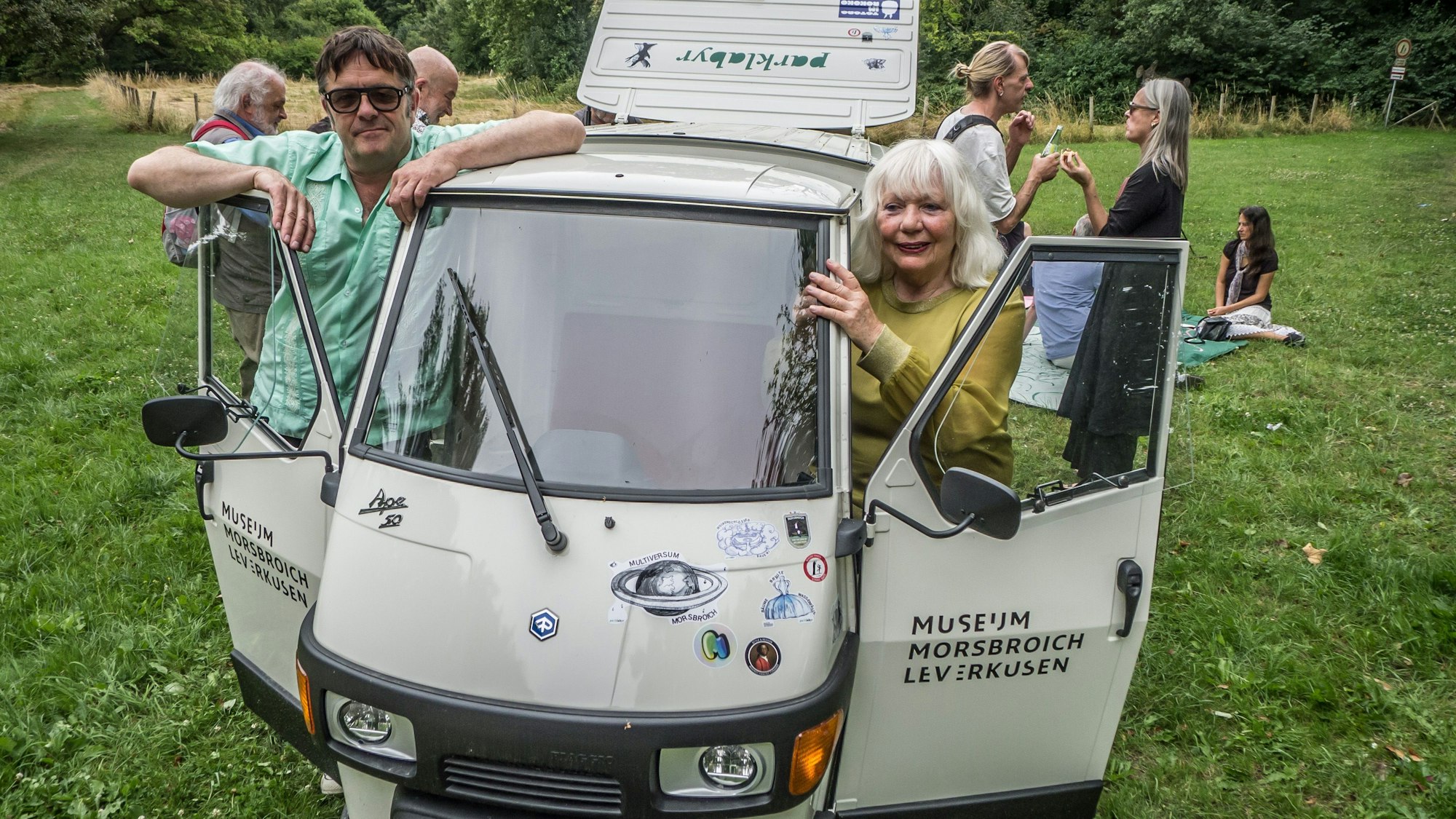 Margit Czenski und Christoph Schäfer wollen etwas für den Schlosspark und fürs Museum tun. Foto: Ralf Krieger