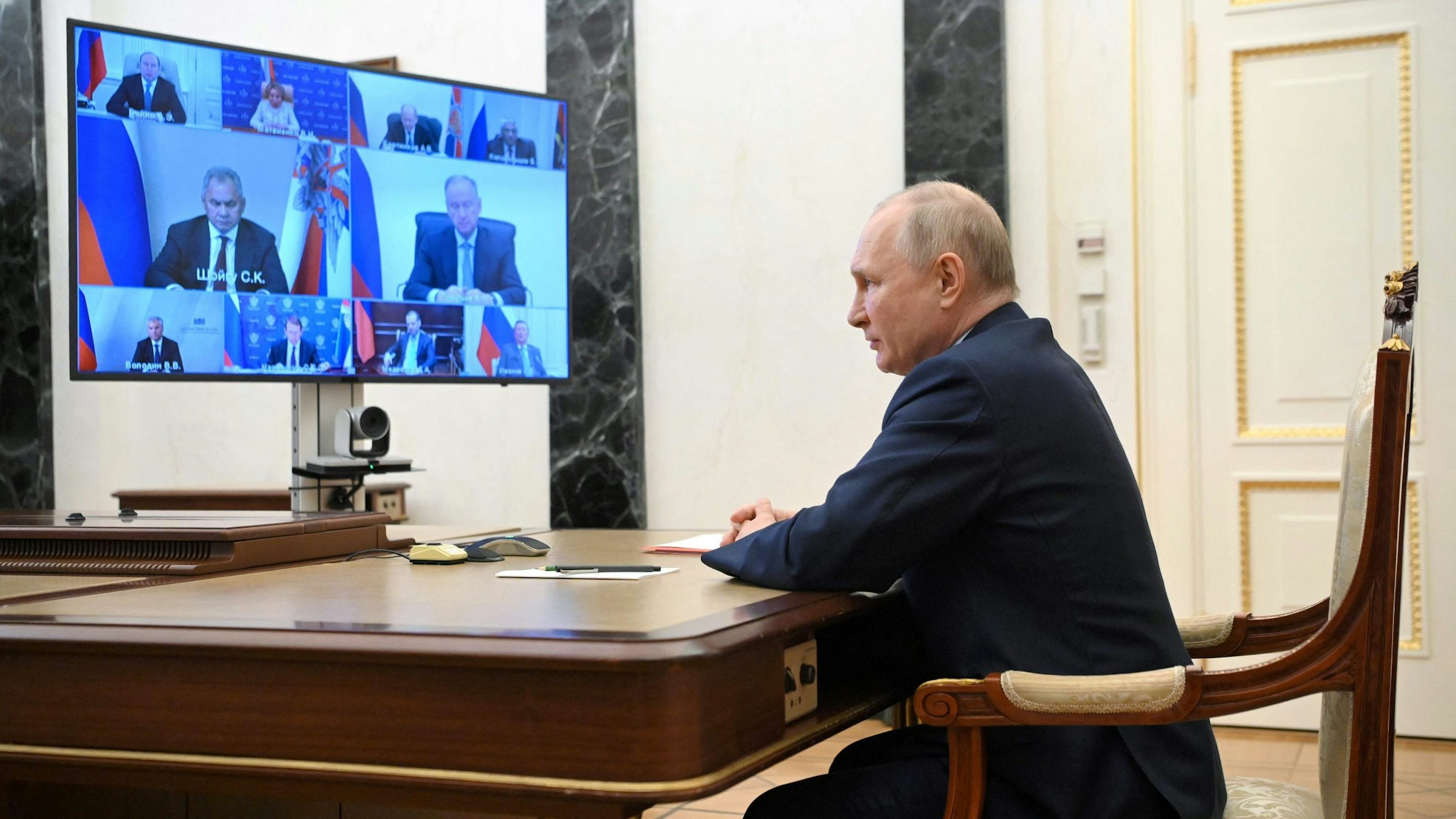 Der russische Präsident Wladimir Putin leitet am 14. Juli 2023 in Moskau eine Online-Sitzung des Sicherheitsrates