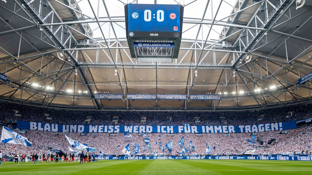 Blick in die Veltins-Arena vor einem Spiel von Schalke 04