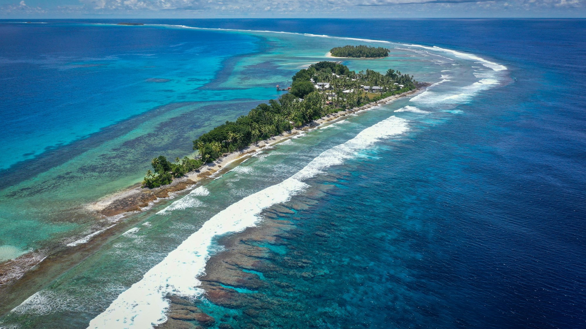 Luftaufnahme von Tuvalu aus einer Drohne.