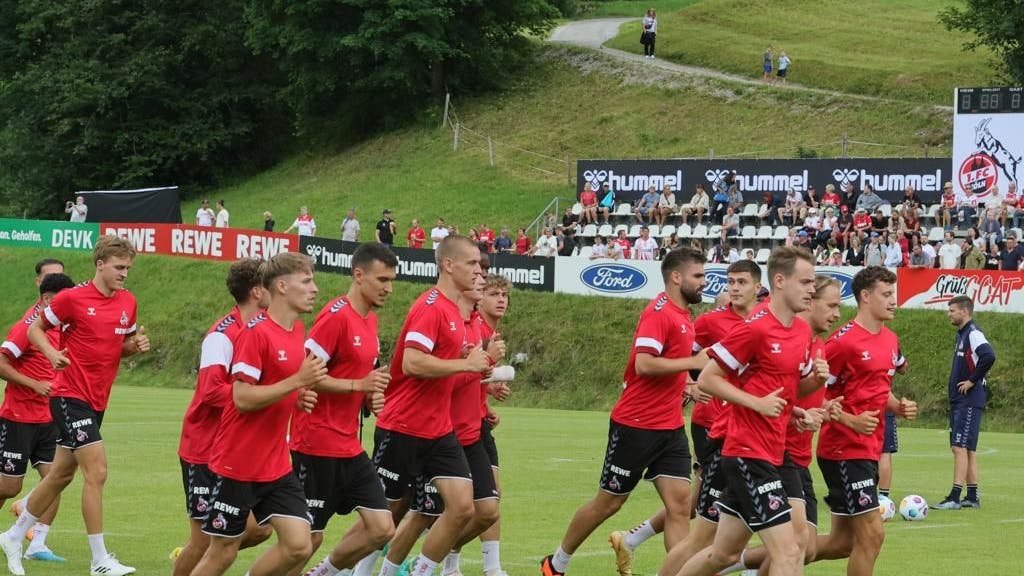 Die Mannschaft des 1. FC Köln beim Training am Mittwoch (19. Juli 2023) in Maria Alm.