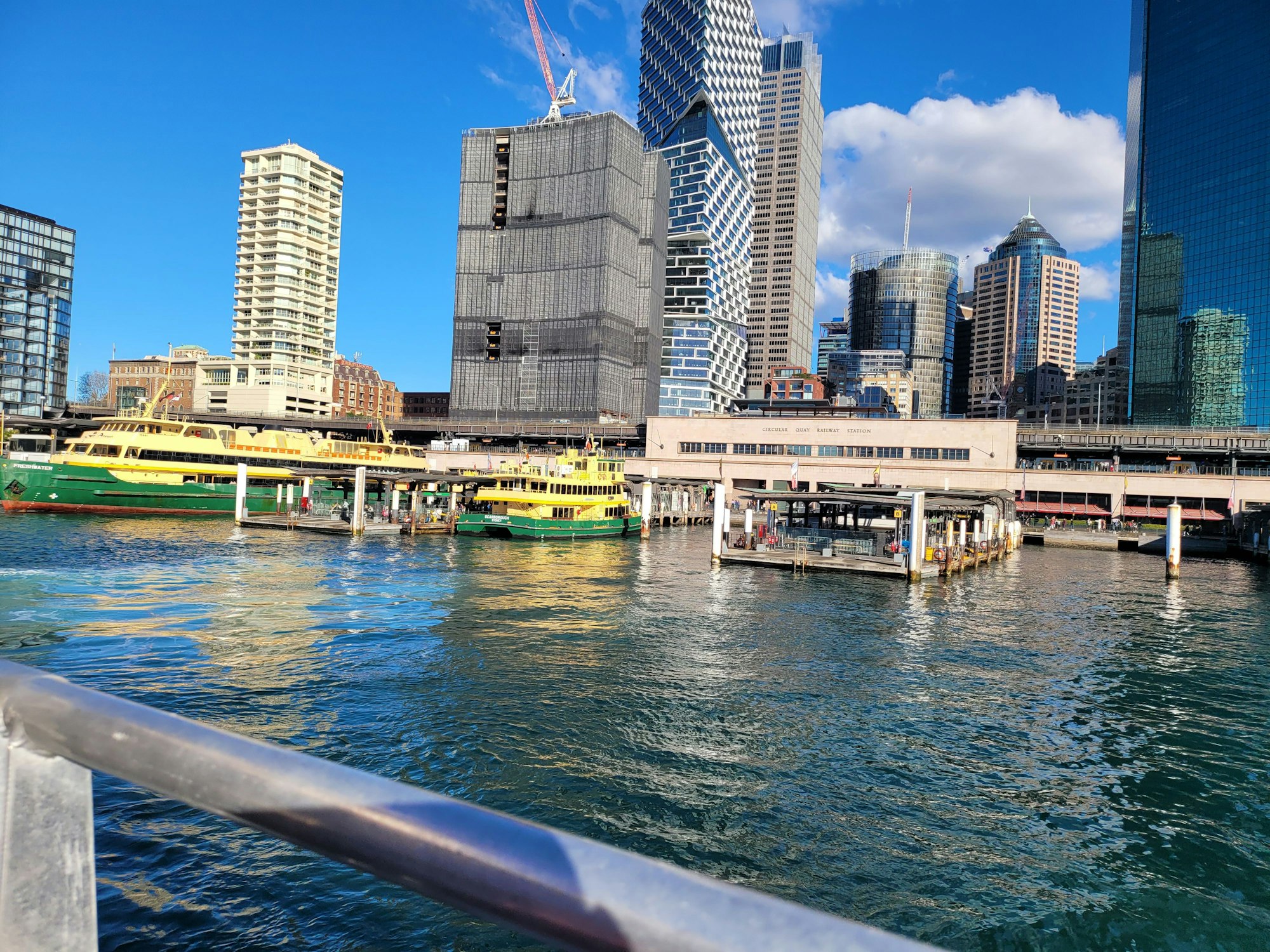 Sydney: Der „Circular Quay“-Fähranleger im Juli 2023
