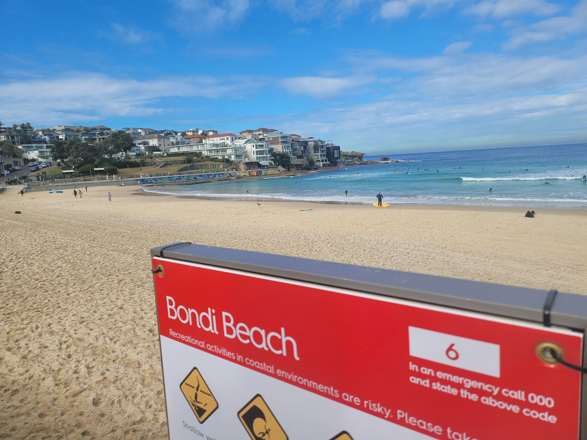 Bondi Beach, der Stadtstrand von Sydney. Foto vom Juli 2023
