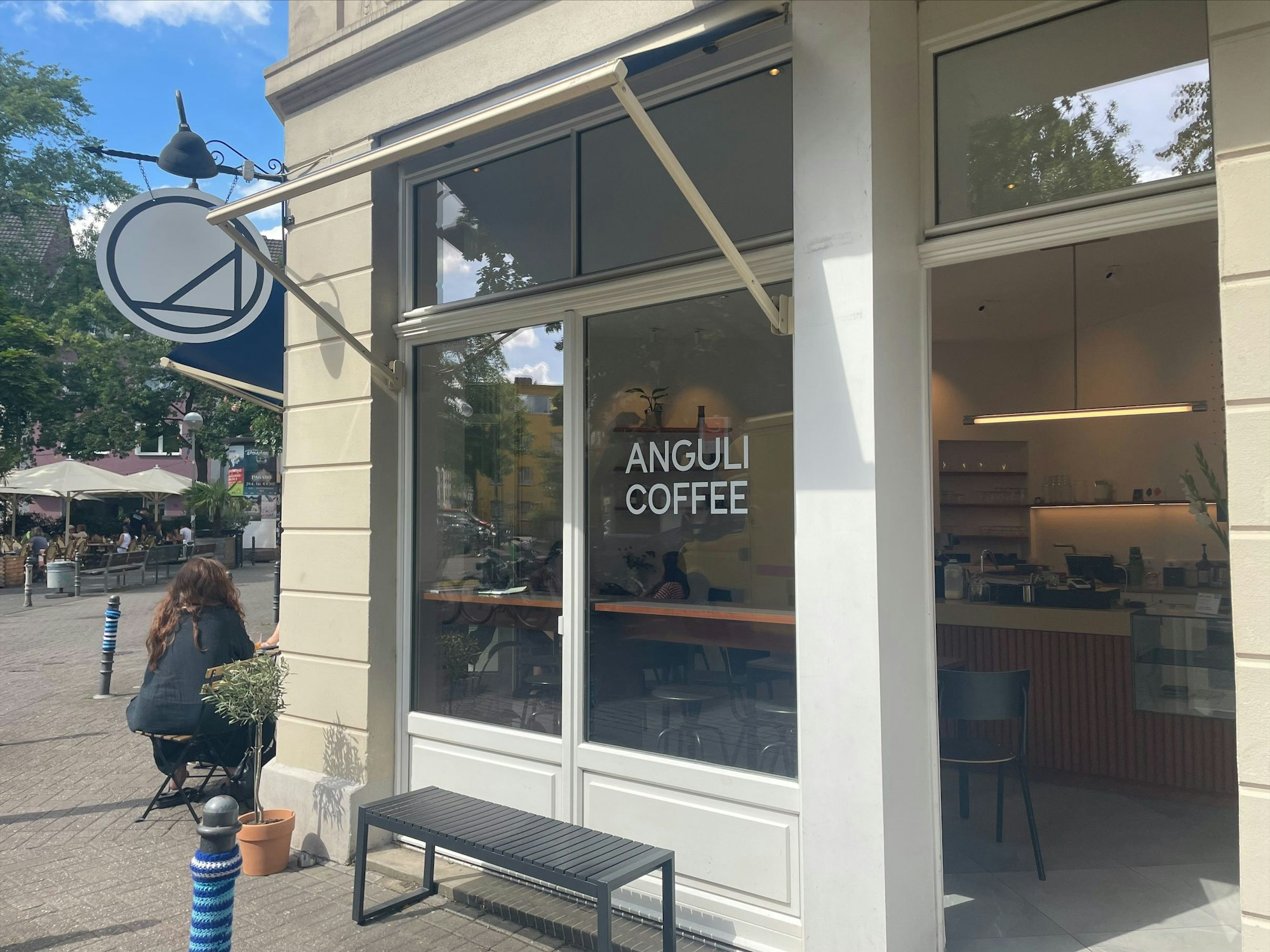 Anguli Coffee von außen.
