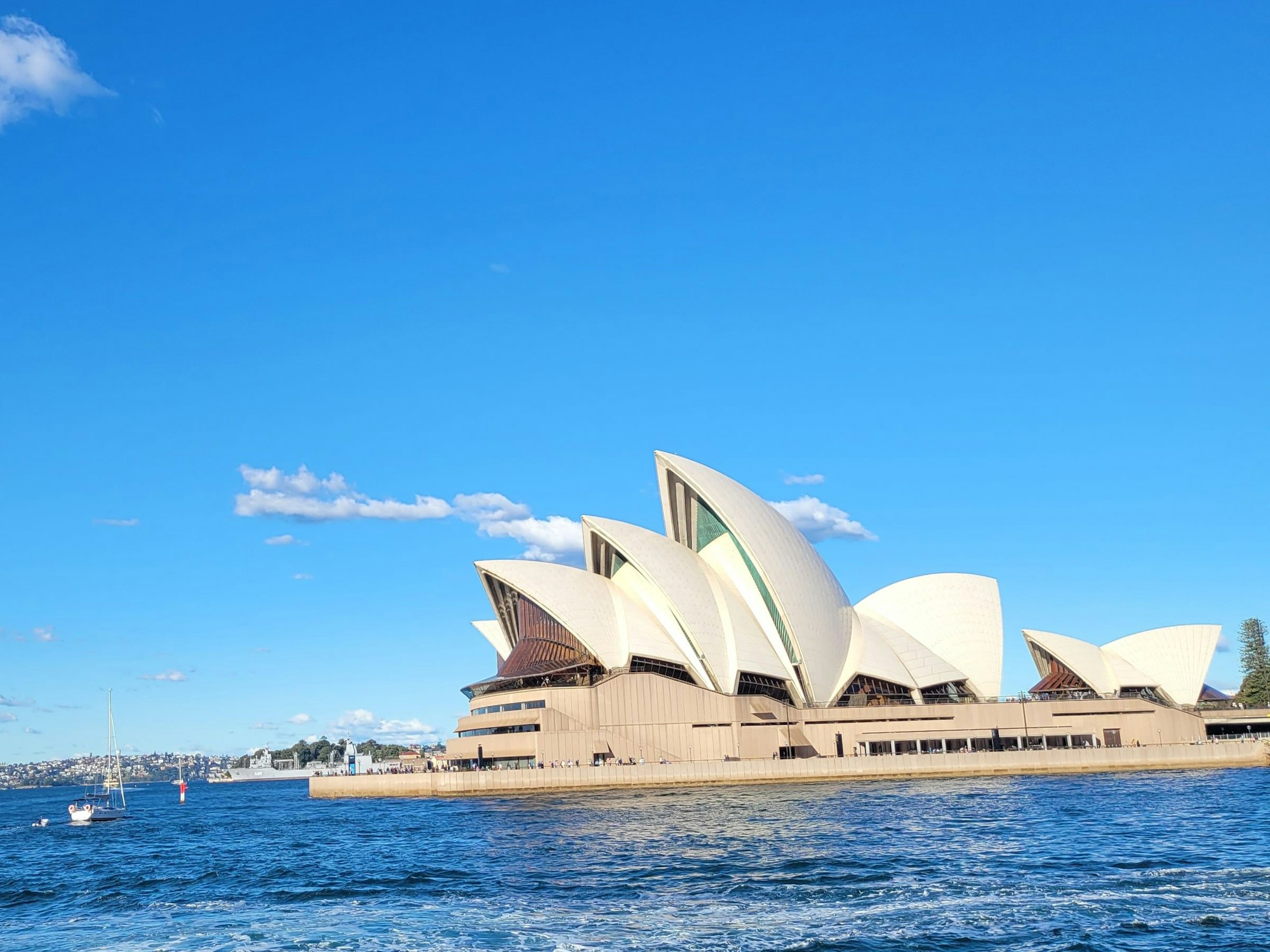 Sydney

Sydney Opera House von der Fähre aus

Fotos aus Juli 2023

