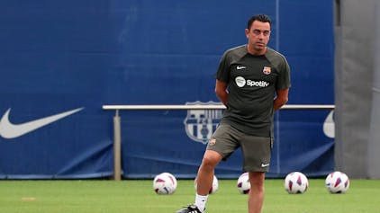 Barcelona-Trainer Xavi während des Trainings in der Vorbereitung auf die neue Saison in La Liga.