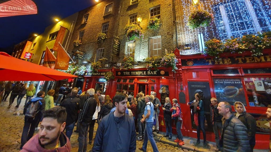 Pub in Dublin: Temple Bar, das beliebte Ausgehviertel