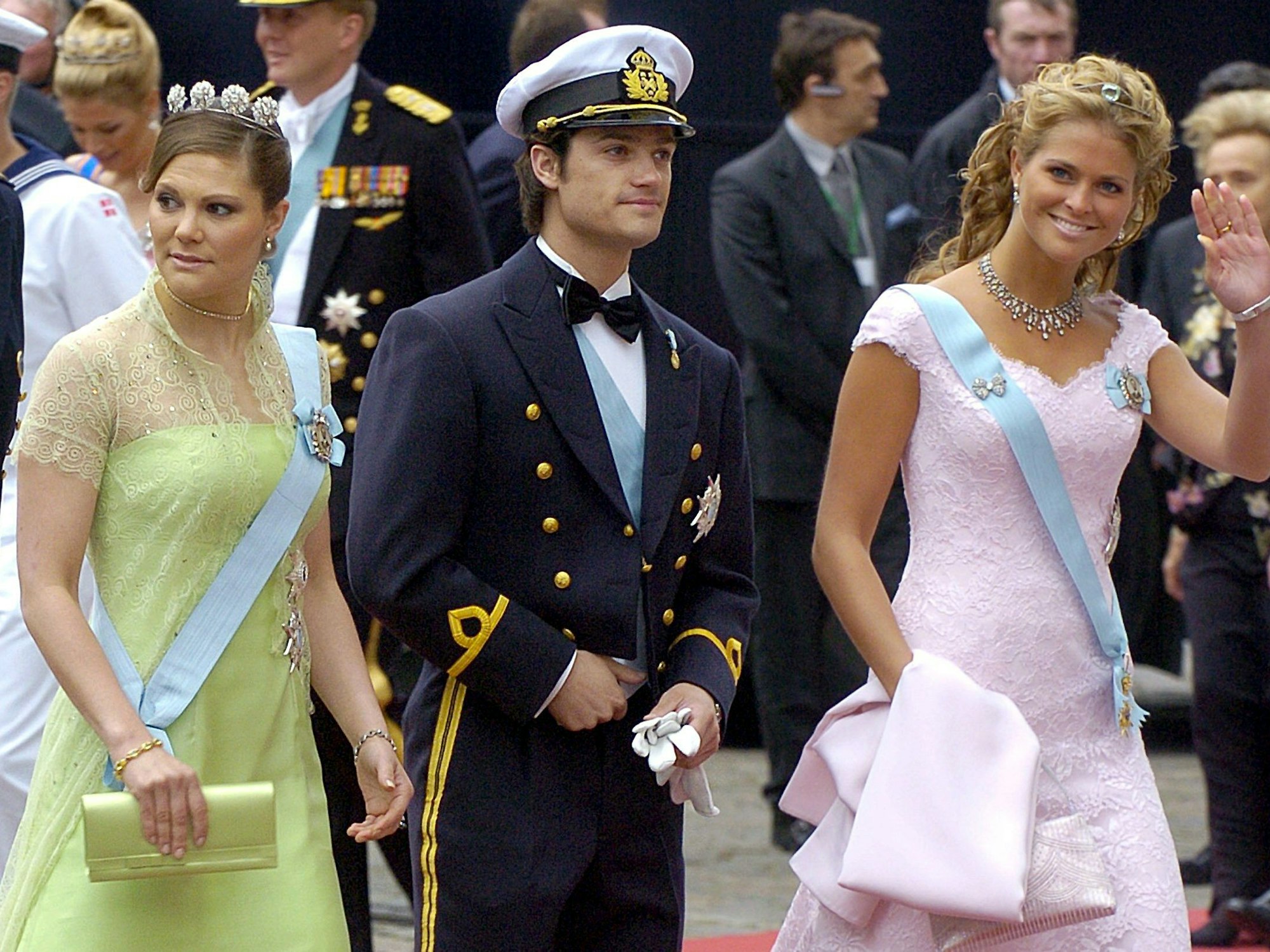 Kronprinzessin Victoria von Schweden (l-r) und ihre Geschwister Prinz Carl Philip und Prinzessin Madeleine.