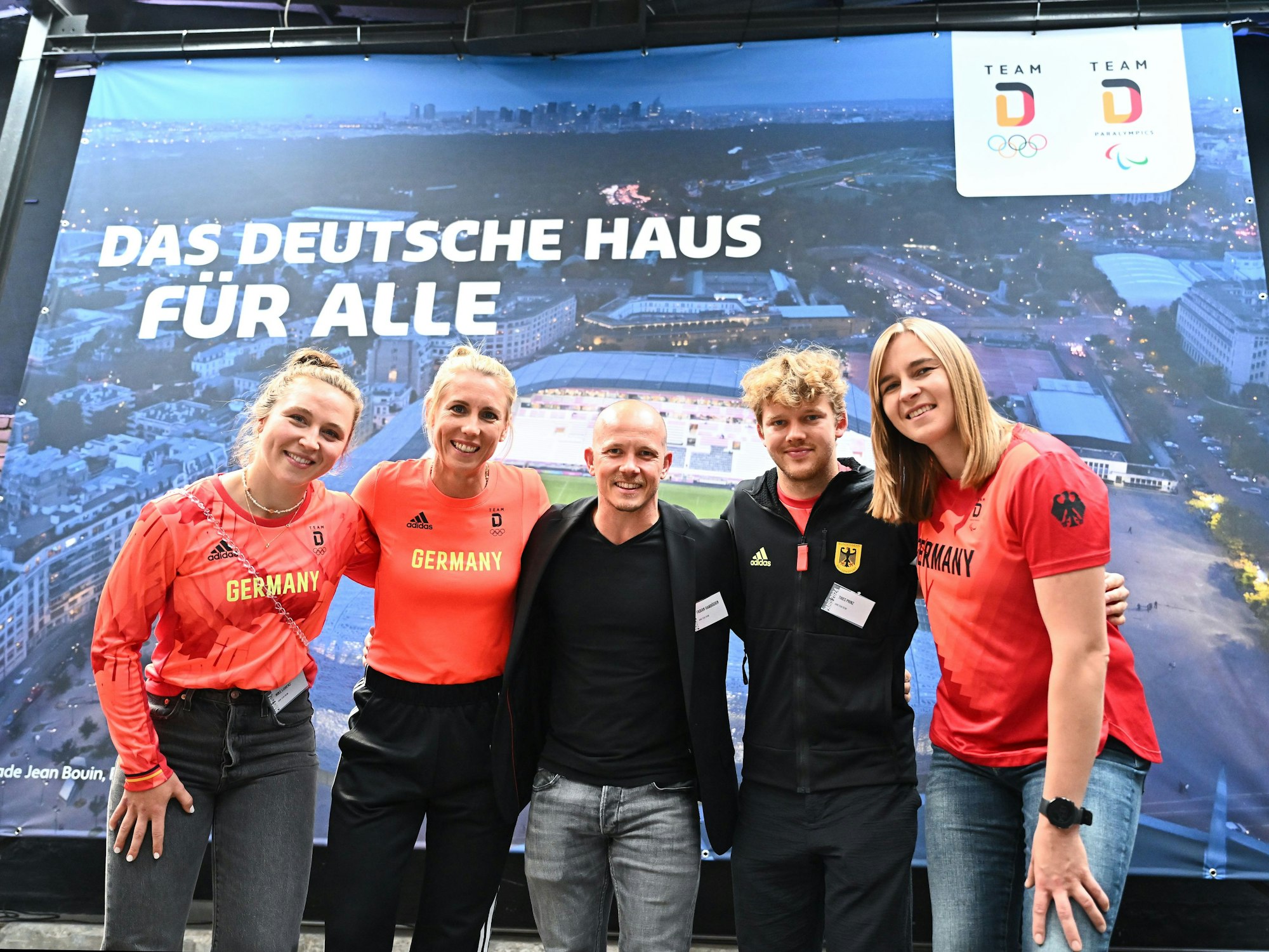 Nike Lorenz, Karla Borger, Fabian Hambüchen, Thies Prinz und Mareike Miller posieren gemeinsam.
