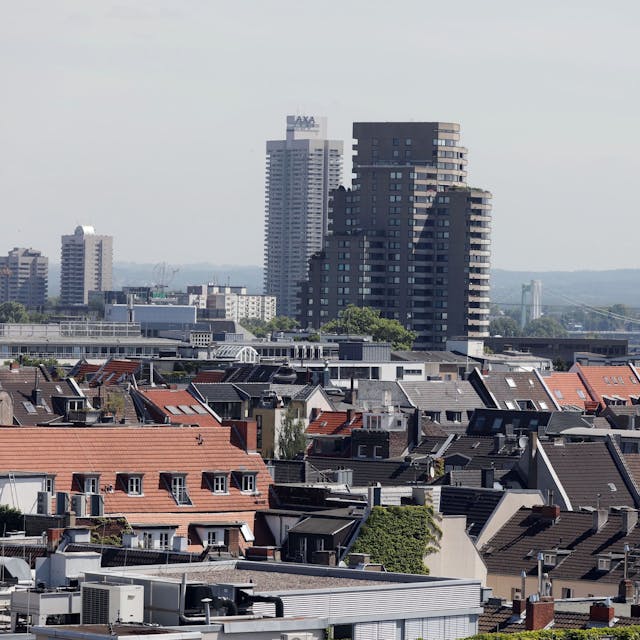 14.06.2022, Köln: Kölner Masterplan zur nachhaltigen Bekämpfung von Wohnungslosigkeit. Blick von oben auf das Kunibertsviertel. Foto: Arton Krasniqi