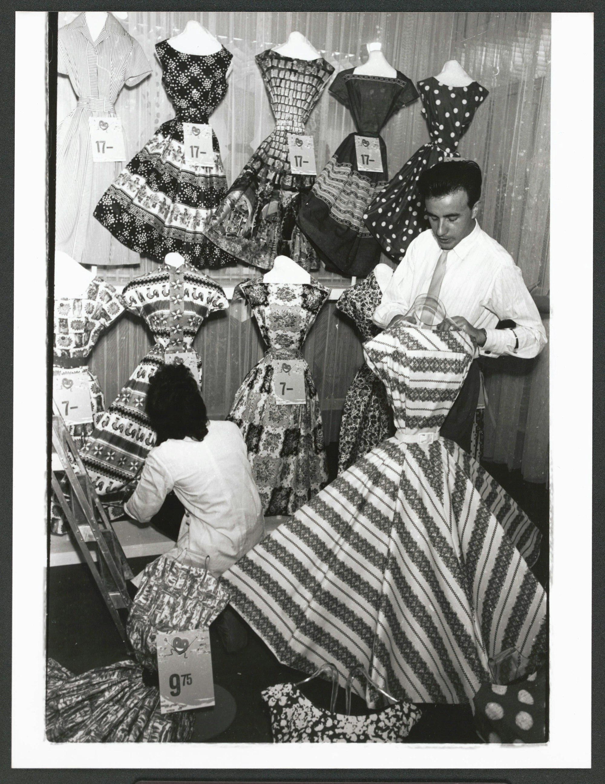 Sommerkleider ab 7 Mark im Schlussverkauf 1958.