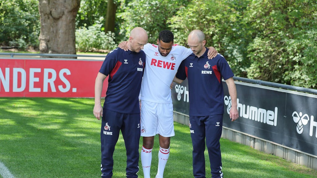 Linton Maina (1. FC Köln) musste verletzt zum Shooting gebracht werden.