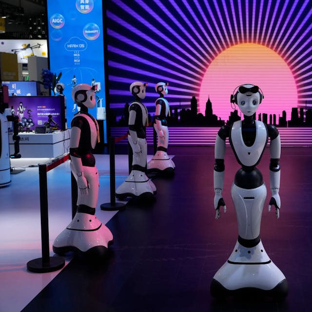 Roboter des chinesischen Herstellers von intelligenten Robotern «Dataa Robotics» werden während der Weltkonferenz für künstliche Intelligenz 2023 ausgestellt.