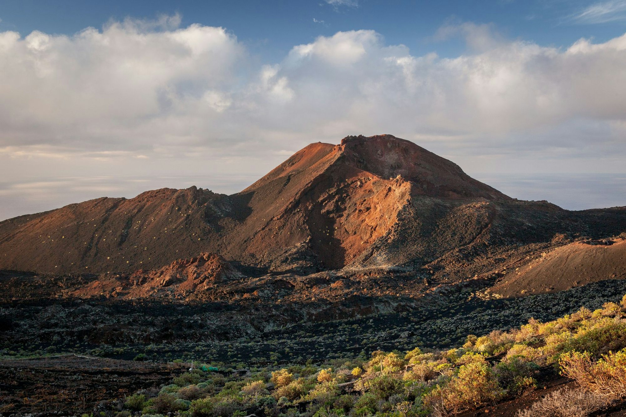 Auf dem Foto sieht man Vulkan Teneguía auf La Palma.