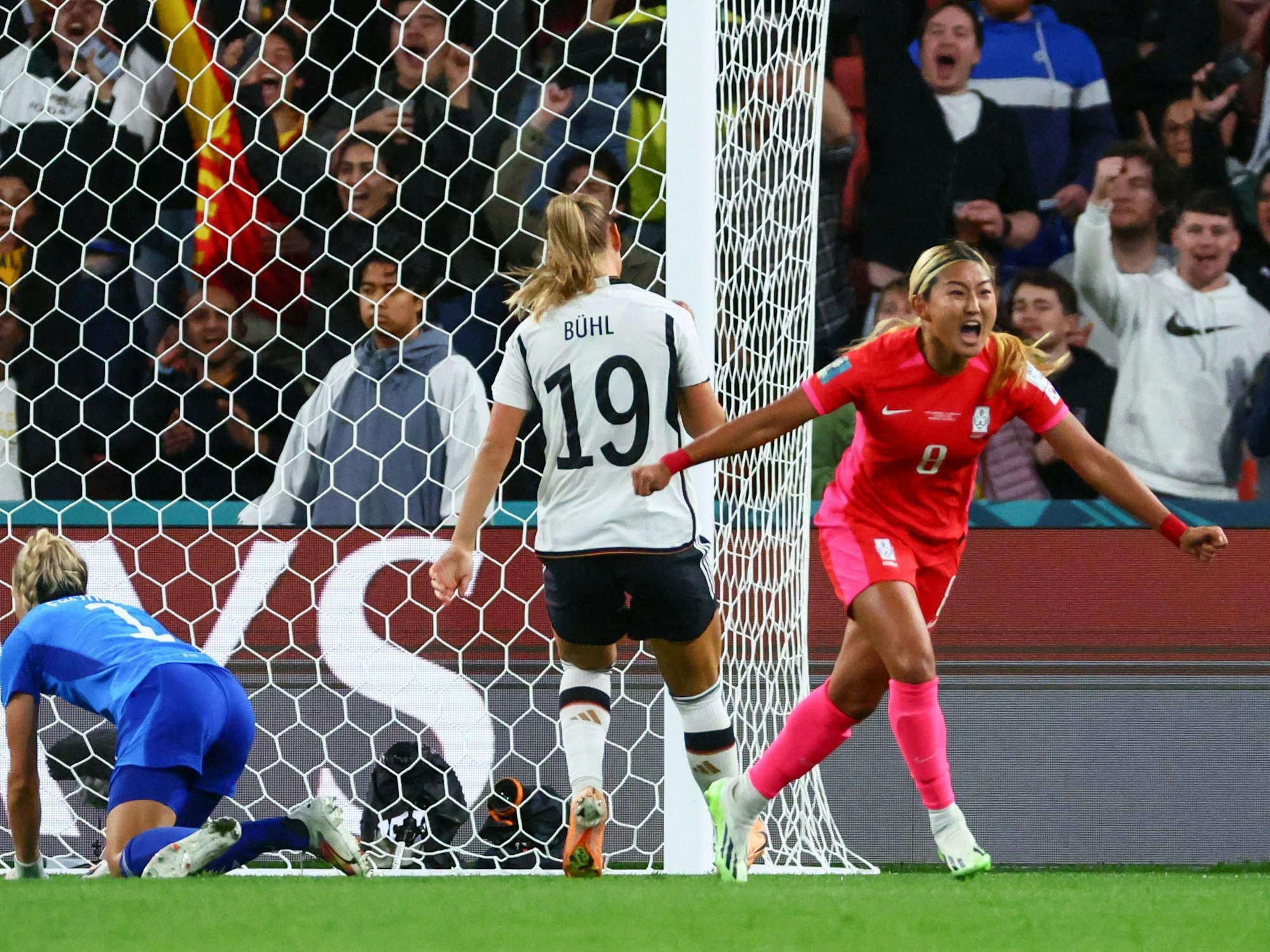 Cho So-hyun jubelt über ihren Treffer gegen Deutschland.