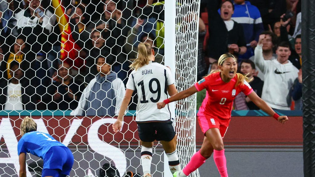 Cho So-hyun jubelt über ihren Treffer gegen Deutschland.