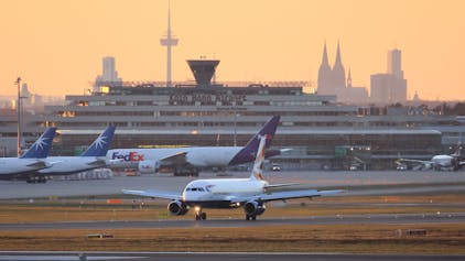 Eine Maschine von British Airways am Flughafen Köln/Bonn