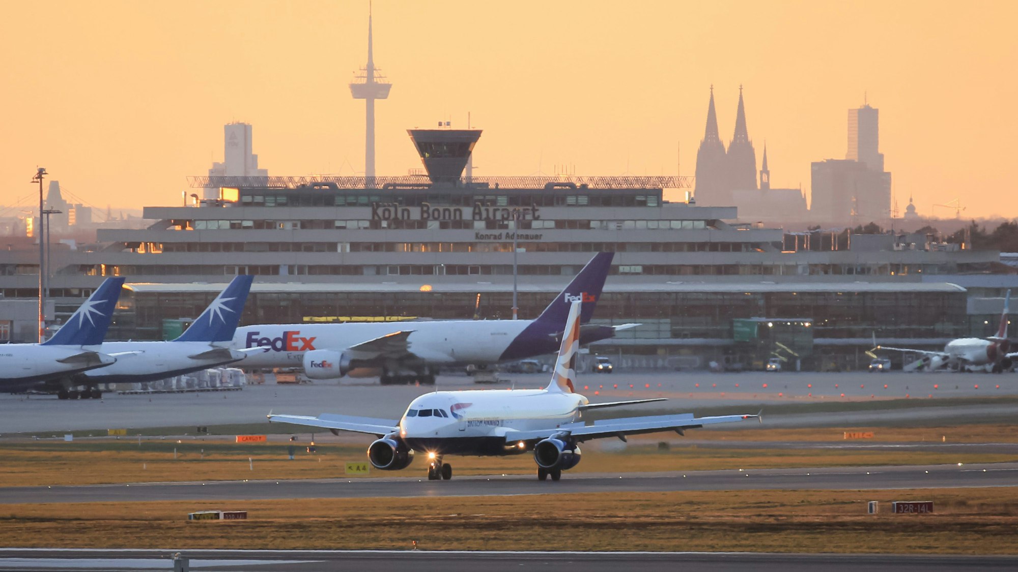 Eine Maschine der British Airways am Flughafen Köln/Bonn