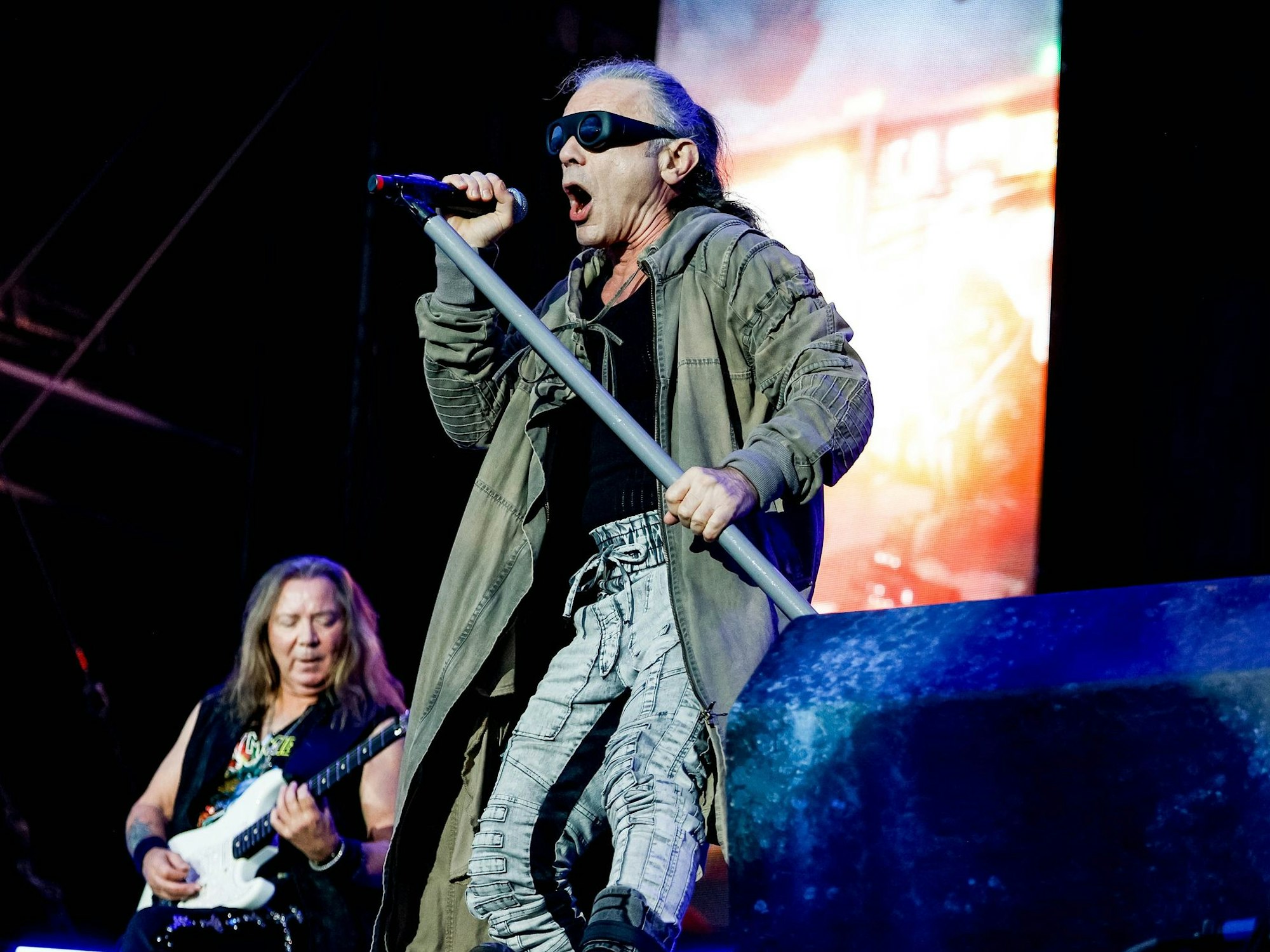 Die britische Heavy-Metal-Band Iron Maiden um Sänger Bruce Dickinson steht beim Wacken Open Air auf der Harder-Stage.