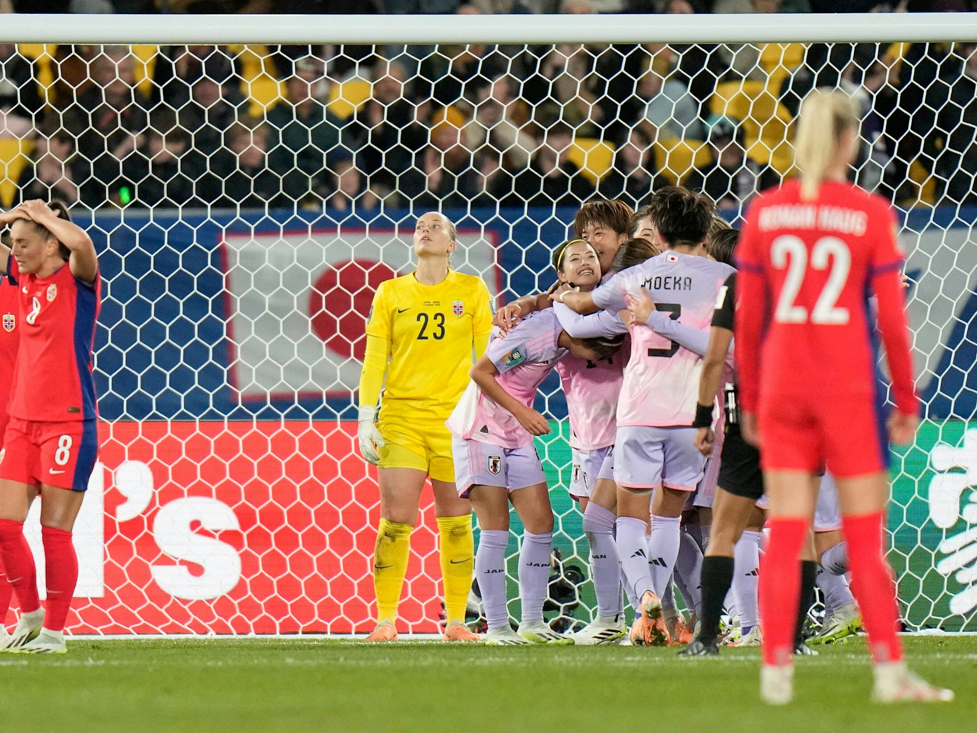 Japan jubelt gegen Norwegen bei der Frauen-WM
