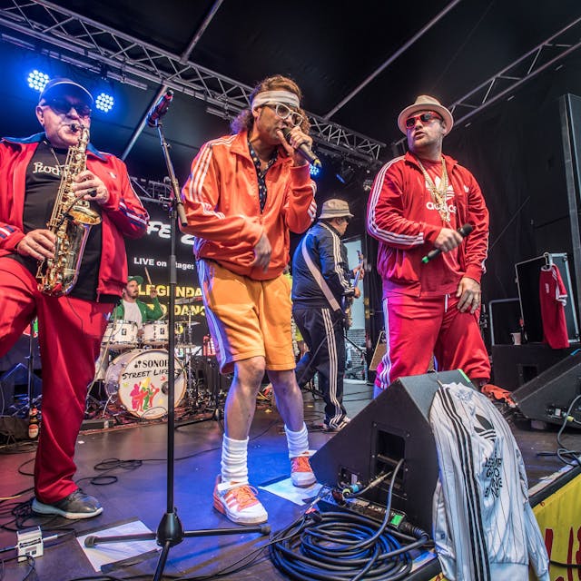 Streetlife, Auftritt der "Legendary Ghetto-Dance-Band" mit Eckhardt Meszelinsky am Saxophon Foto: Ralf Krieger