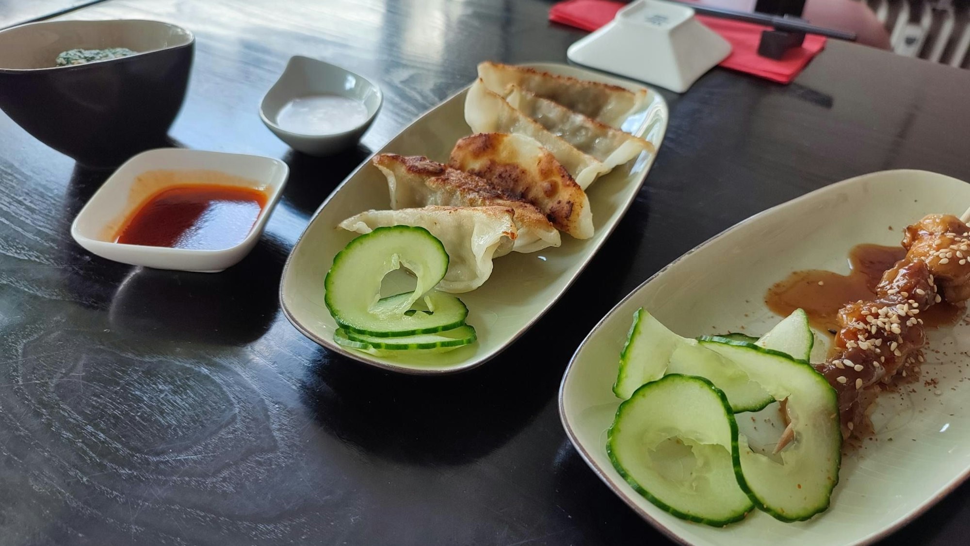 Im Sushi-Restaurant Suki in Leverkusen-Opladen werden nun auch eine Menge veganer Speisen angeboten.