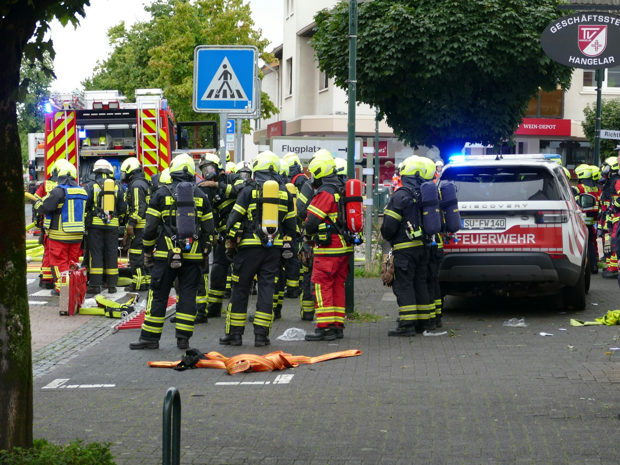 In der Kölnstraße war ein massives Feuerwehraufgebot zu sehen.