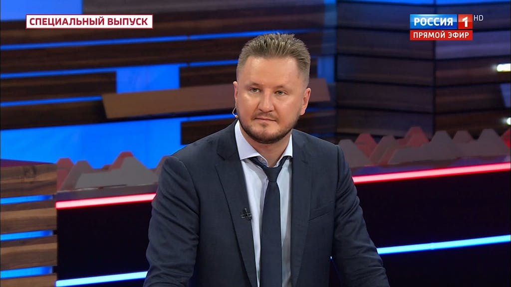 Der Propagandist Nikolai Wawilow droht am 8. August in der russischen Talkshow „60 Minuten“ mit Olga Skabejewa damit, Russland werde Berlin und Paris erobern.
