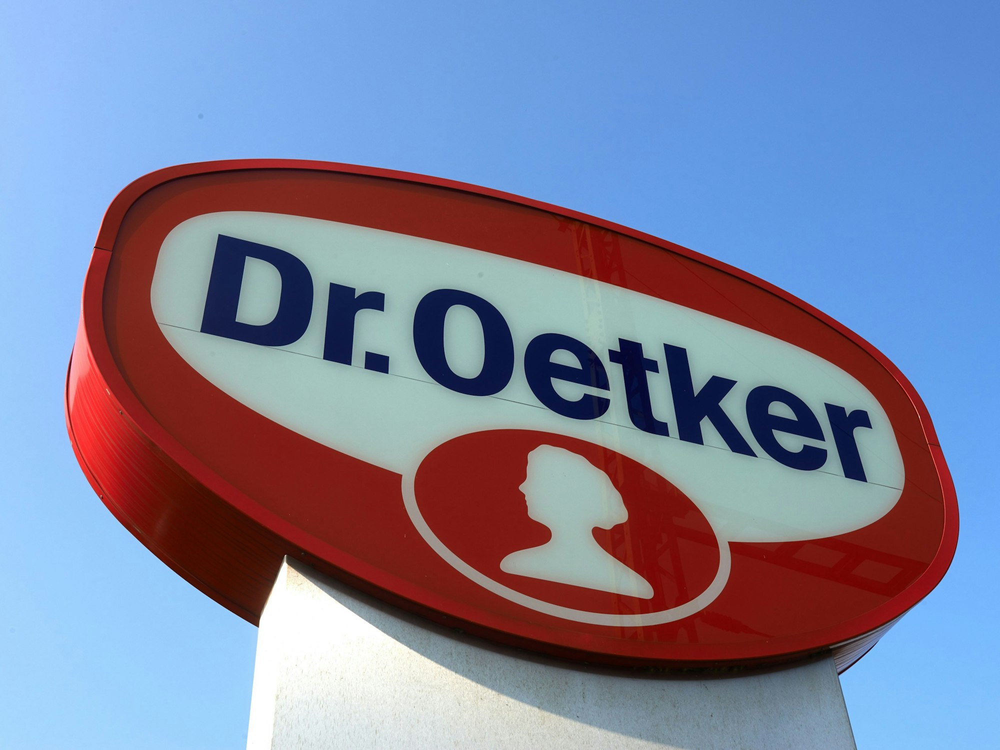 Das Logo von Dr. Oetker, aufgenommen in Bielefeld (Nordrhein-Westfalen), hier im April 2013.