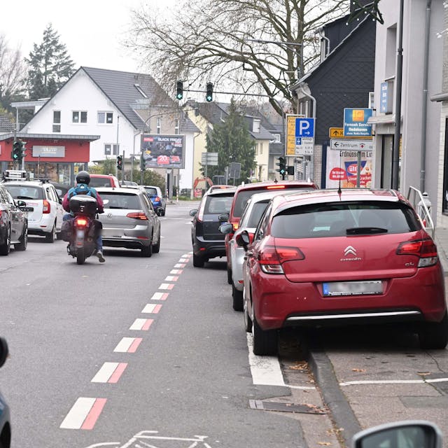 Das Foto zeigt die Altenberger-Dom-Straße in Schldgen
