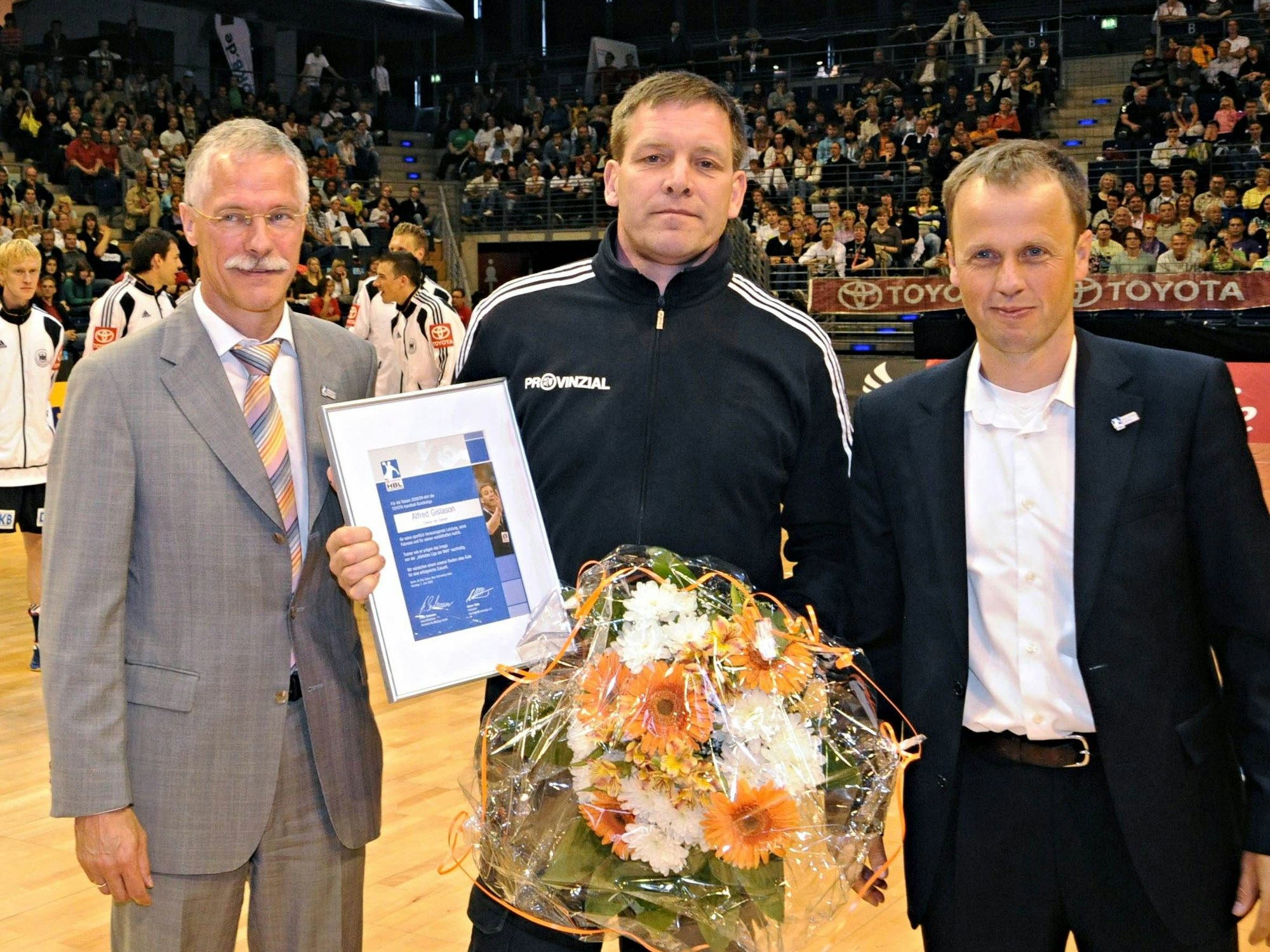 Alfred Gislason wird 2009 zum Trainer des Jahres ausgezeichnet. 