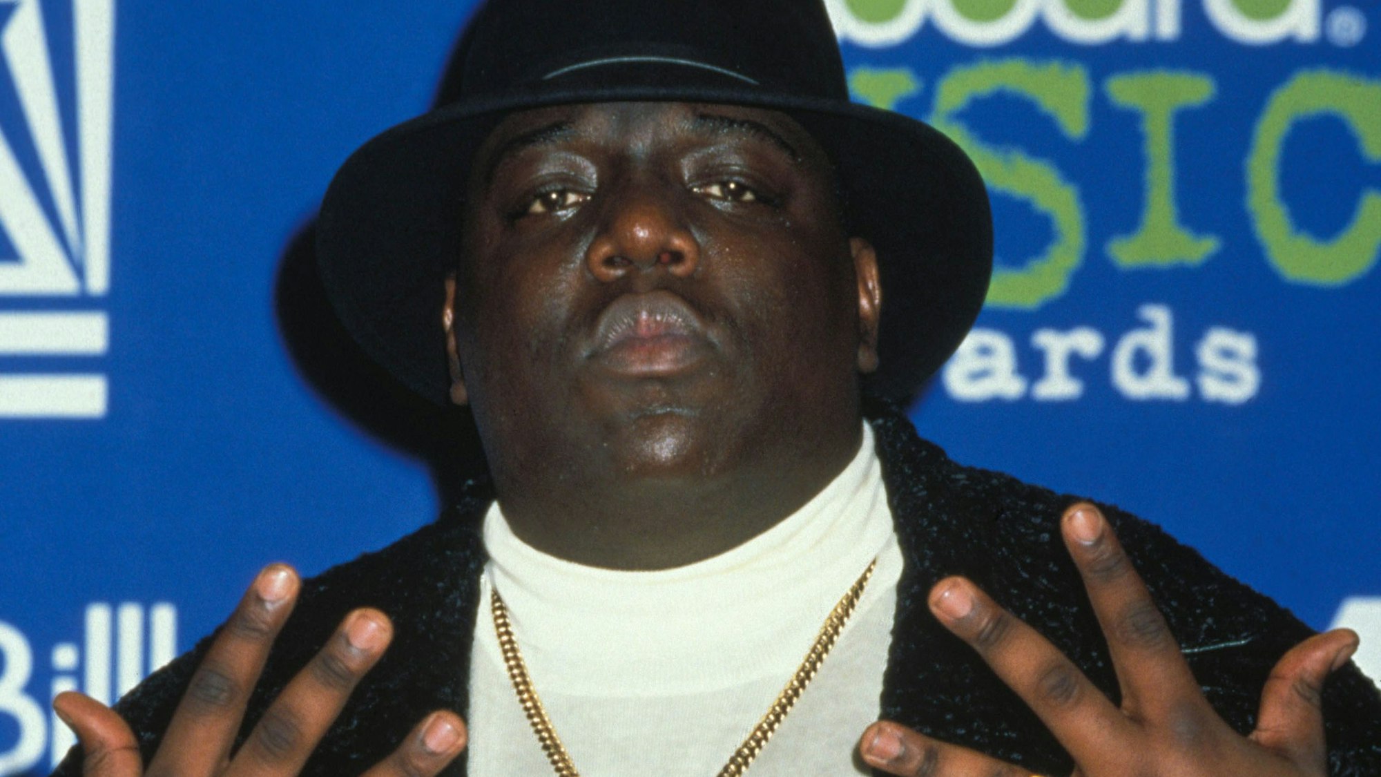 06.12.1995, USA, Las Vegas: Der Rapper Notorious B.I.G. alias Biggie Smalls kommt zur Verleihung der Billboard Awards, wo er zum Rapper des Jahres prämiert worden ist. 1997 wurde Notorious ermordet.