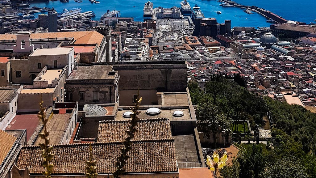 Neapel Blick vom Castel Sant'Elmo mit Vesuv im Hintergrund&nbsp;