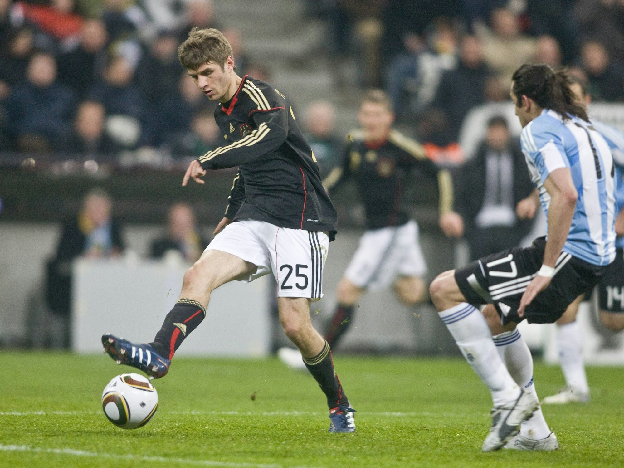 Thomas Müller bei seinem ersten Länderspiel für die A-Nationalmannschaft gegen Argentinien. 