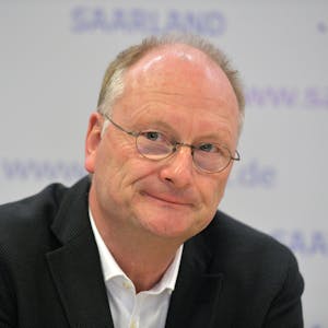 Sven Plöger, ARD-Wettermoderator und Diplom-Meteorologe, stellt unter anderem in der Tagesschau, in den Tagesthemen sowie in der Aktuellen Stunde des WDR regelmäßig das Wetter vor. (Archivbild)