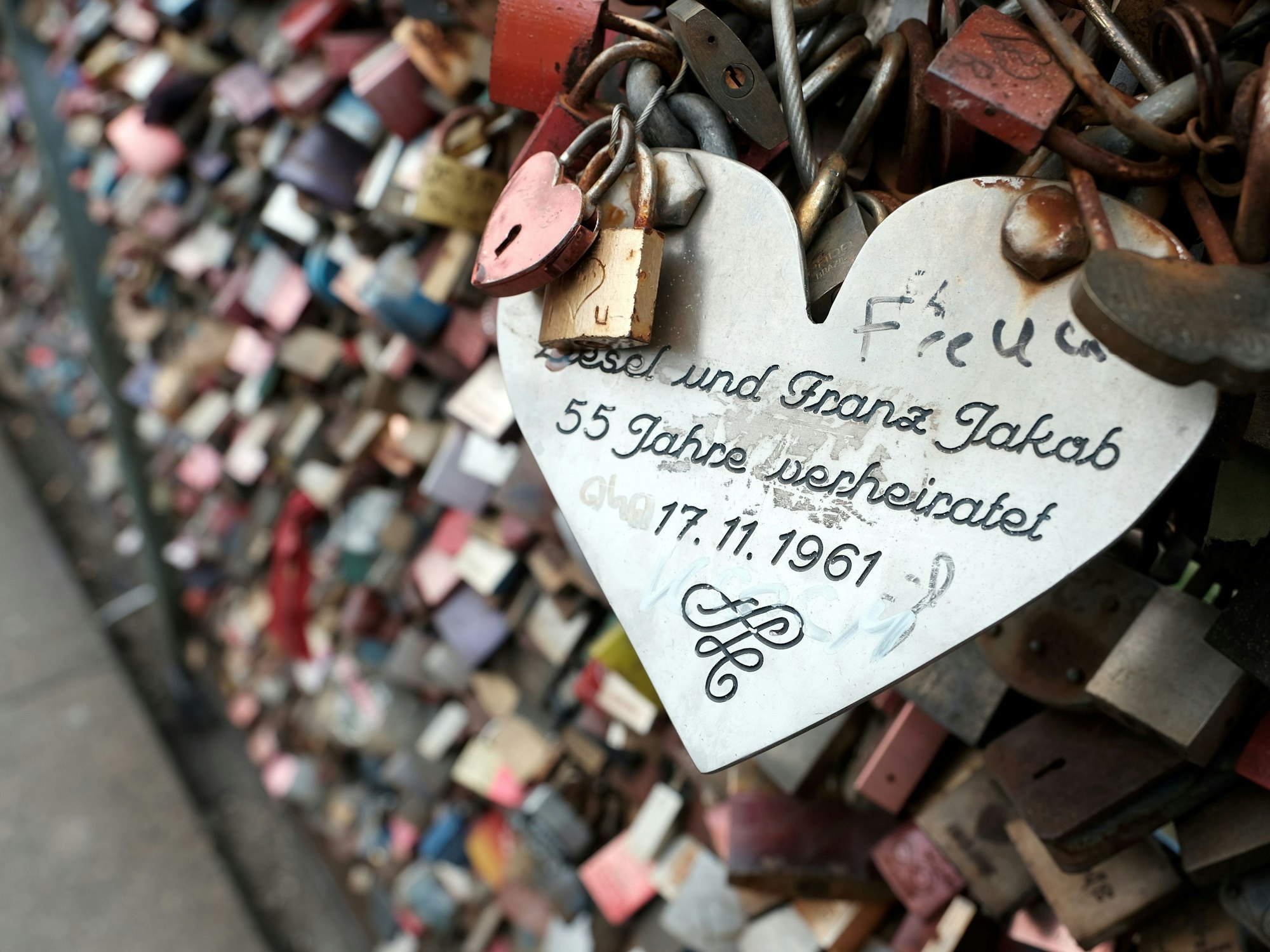 Liebesschloss an der Hohenzollernbrücke