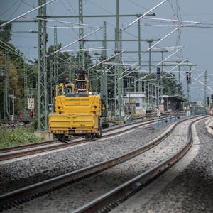 Gleisbauarbeiten nördlich des Bahnhofs Leverkusen-Mitte. Foto: Ralf Krieger