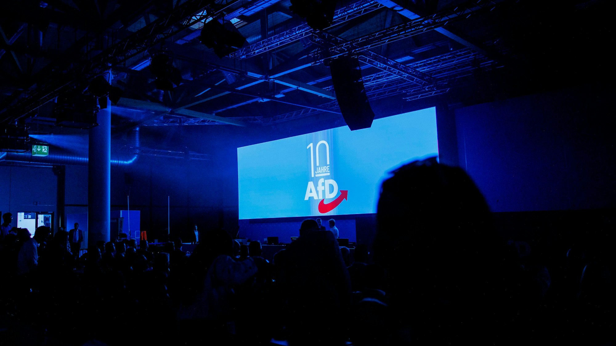 Präsentation eines Films zu sehen bei der Abendveranstaltung anlässlich der 10-jährigen Jahrestages der Parteigründung bei dem AfD-Bundesparteitag in der Magdeburger Messe. (Symbolbild)