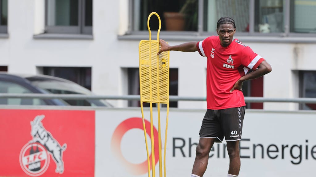 FC-Neuzugang Faride Alidou war beim Training des 1. FC Köln erstmals mit von der Partie.