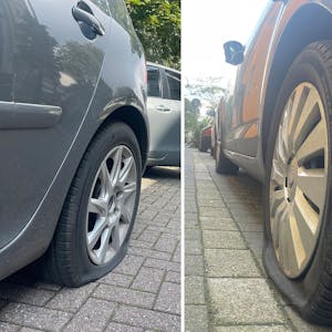 Vandalismus in Köln-Mülheim: Unbekannte haben an mindestens 35 Autos die Reifen zerstochen