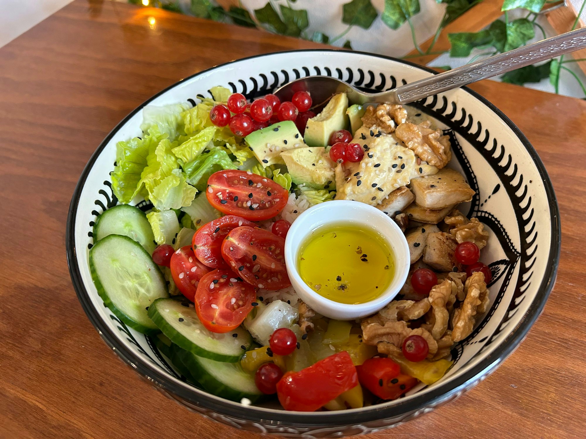 Vegane Lunchbowl im Café Mimilou