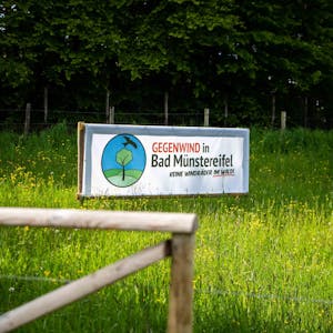 Das Bild zeigt ein Banner der Bürgerinitiative „Gegenwind in Bad Münstereifel“.