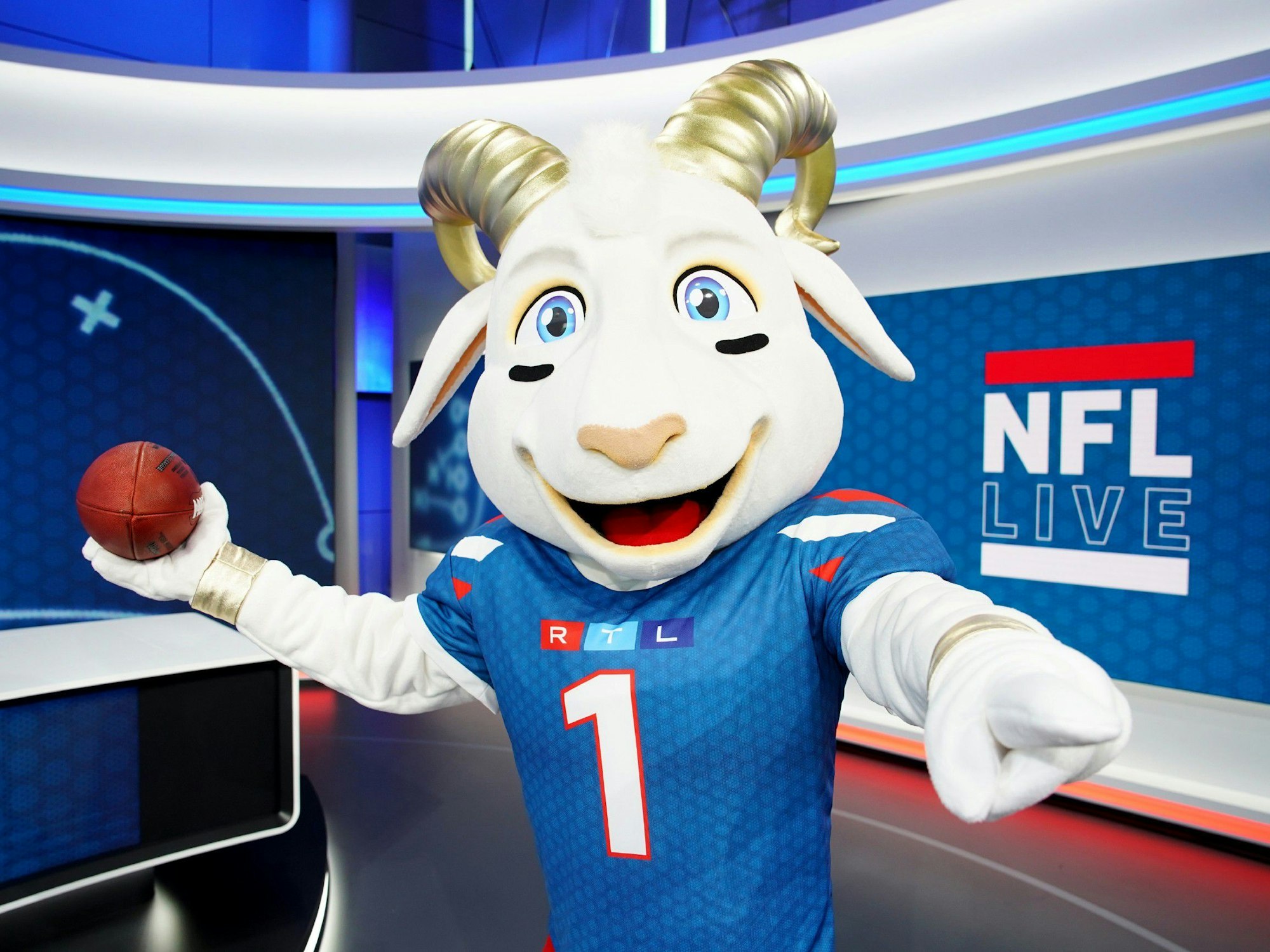 Das neue Maskottchen der NFL bei RTL ist „Touchdown Tommy“.